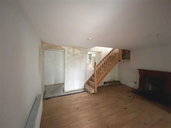 9 & 9A Lower Ormond Street, Nenagh, Co. Tipperary
