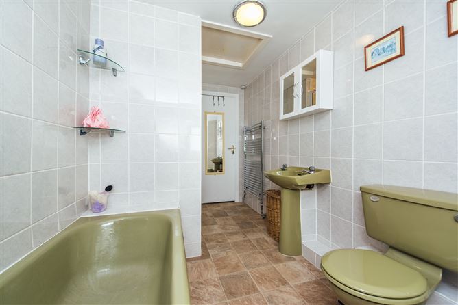 919 Moorefield Crescent, Newbridge, Kildare