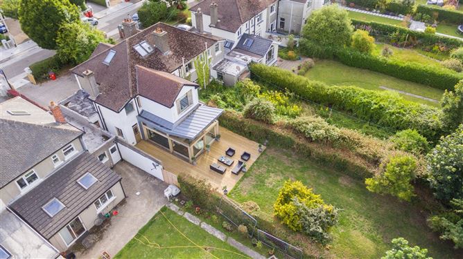 24 Dollymount Avenue, Clontarf,   Dublin 3