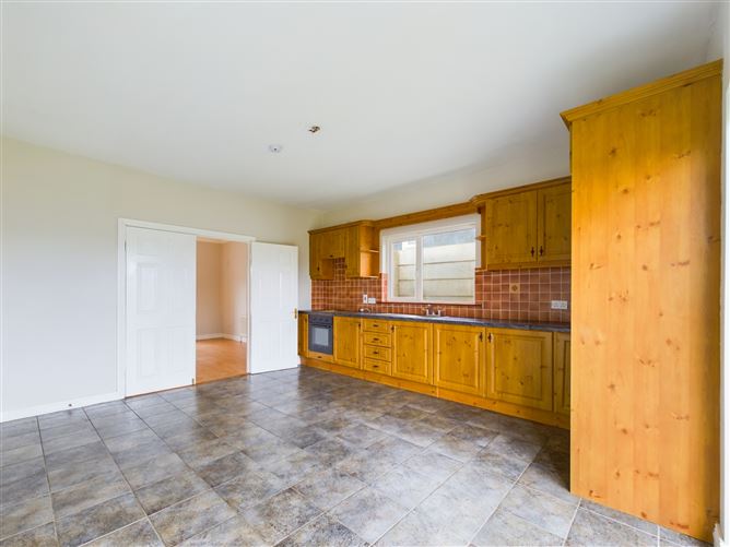 18 Castle Park, TwoMile Borris, Thurles, Co. Tipperary Sherry