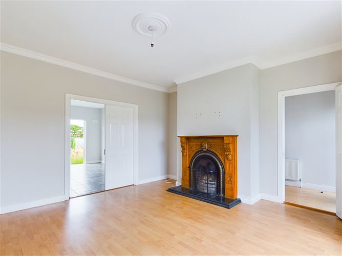18 Castle Park, TwoMile Borris, Thurles, Co. Tipperary Sherry