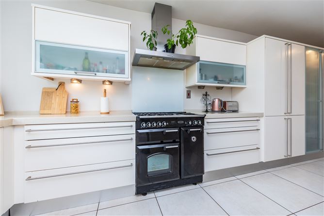 5 The Crescent, Johnstown Manor, Johnstown, Co. Kildare