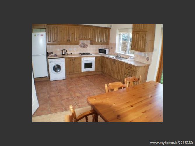 27 Fforster Park, Lucan, Co. Dublin Smith Curley Estate Agents