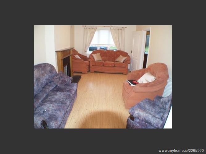 27 Fforster Park, Lucan, Co. Dublin Smith Curley Estate Agents