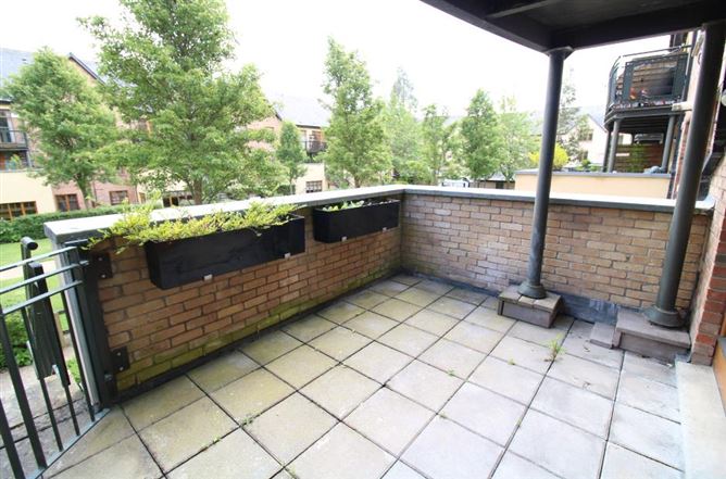 50 Woodbrook Hall, Castleknock, Dublin 15