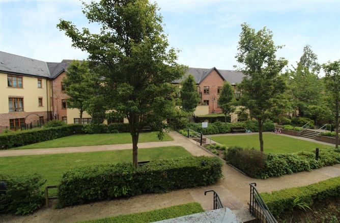 50 Woodbrook Hall, Castleknock, Dublin 15