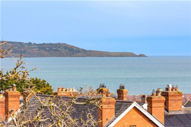 Top Floor Apartment, 1 Eaton Square, Monkstown, Co. Dublin