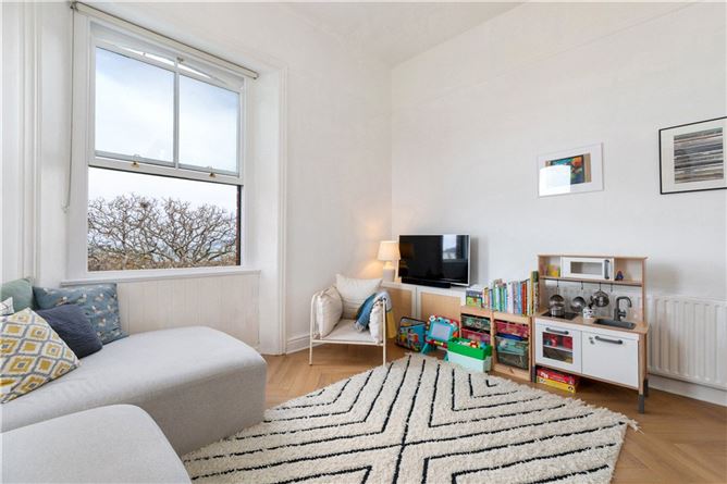 Top Floor Apartment, 1 Eaton Square, Monkstown, Co. Dublin