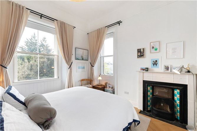 Top Floor Apartment, 1 Eaton Square, Monkstown, Co. Dublin