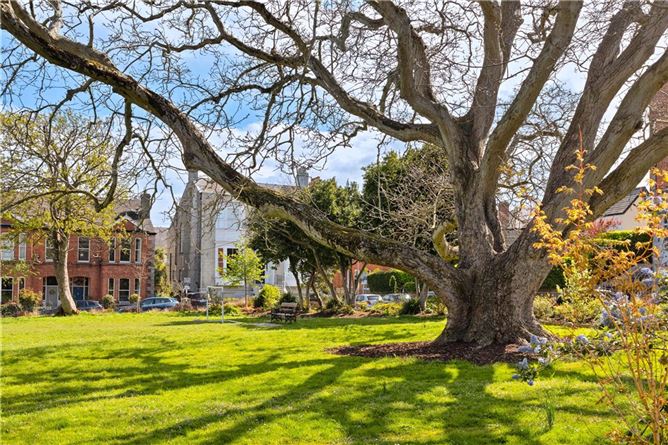 Top Floor Apartment, 1 Eaton Square, Monkstown, Co. Dublin