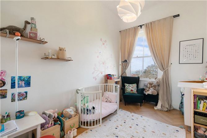 Top Floor Apartment, 1 Eaton Square, Monkstown, Co. Dublin