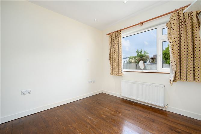 Photo 12 of 22 — 32 Forest Crescent, Swords, Co. Dublin