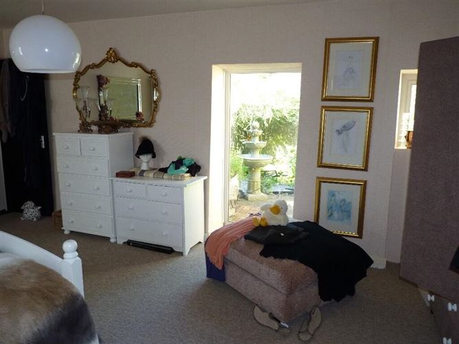 Cawley House, Croghan Village, Croghan, Roscommon, Roscommon