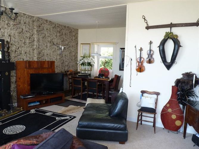 Cawley House, Croghan Village, Croghan, Roscommon, Roscommon