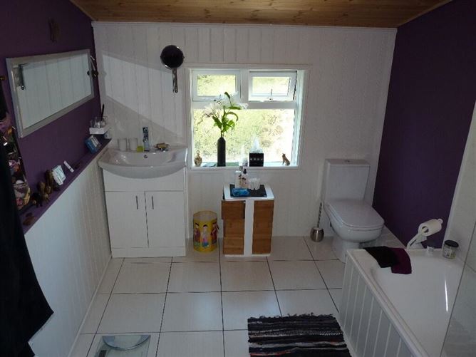 Cawley House, Croghan Village, Croghan, Roscommon, Roscommon