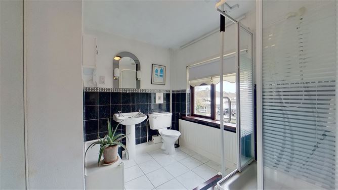 19 Vale View Lawn, Cabinteely, Dublin 18