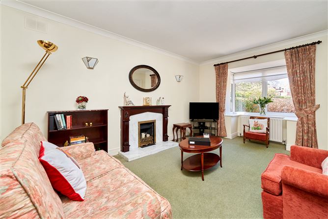 https://photos-a.propertyimages.ie/media/0/6/4/4933460/31d2fbae-a490-4115-b58b-2fe67f2e39ac_l.jpg