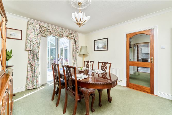 https://photos-a.propertyimages.ie/media/0/6/4/4933460/31d2fbae-a490-4115-b58b-2fe67f2e39ac_l.jpg