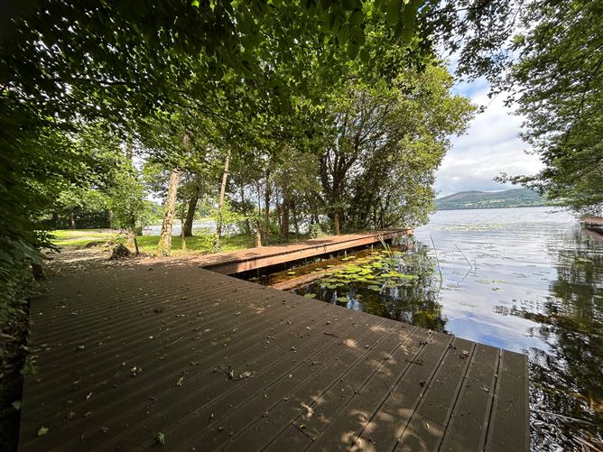 https://photos-a.propertyimages.ie/media/0/6/4/4941460/75e5abff-6501-4b59-8fcd-e3c1d1509f9a_l.jpg