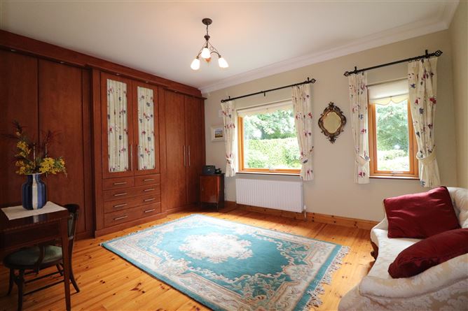 https://photos-a.propertyimages.ie/media/0/6/4/4941460/75e5abff-6501-4b59-8fcd-e3c1d1509f9a_l.jpg