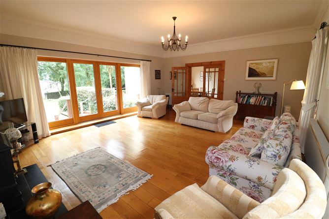 https://photos-a.propertyimages.ie/media/0/6/4/4941460/75e5abff-6501-4b59-8fcd-e3c1d1509f9a_l.jpg
