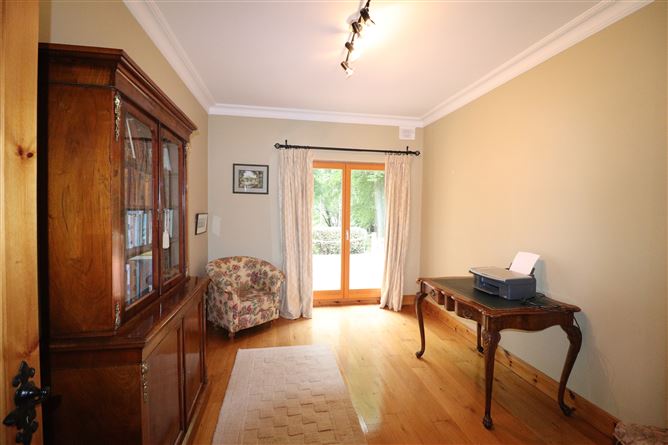 https://photos-a.propertyimages.ie/media/0/6/4/4941460/75e5abff-6501-4b59-8fcd-e3c1d1509f9a_l.jpg