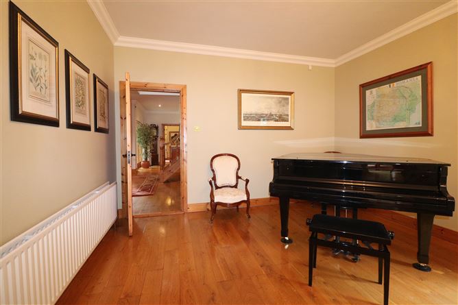 https://photos-a.propertyimages.ie/media/0/6/4/4941460/75e5abff-6501-4b59-8fcd-e3c1d1509f9a_l.jpg