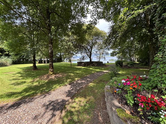 https://photos-a.propertyimages.ie/media/0/6/4/4941460/75e5abff-6501-4b59-8fcd-e3c1d1509f9a_l.jpg