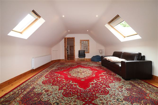 https://photos-a.propertyimages.ie/media/0/6/4/4941460/75e5abff-6501-4b59-8fcd-e3c1d1509f9a_l.jpg