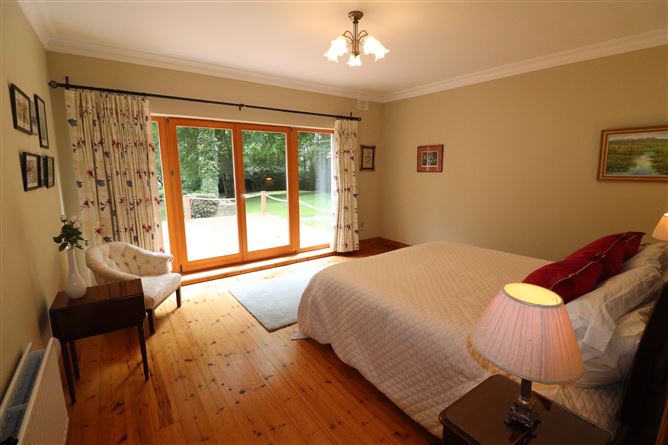 https://photos-a.propertyimages.ie/media/0/6/4/4941460/75e5abff-6501-4b59-8fcd-e3c1d1509f9a_l.jpg