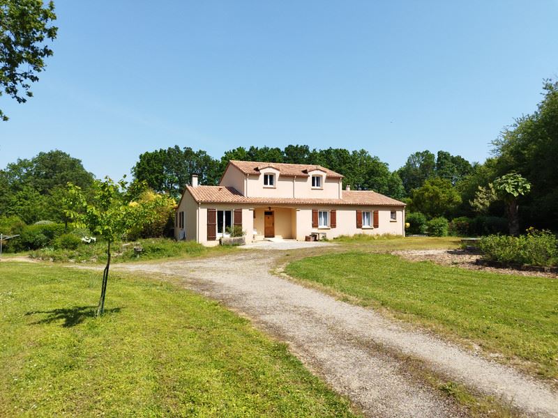 Private, Rte de Romagne, Valence-en-Poitou, Vienne