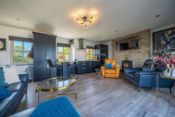 3 Father McSweeney Terrace, Ardbrack, Kinsale, Cork