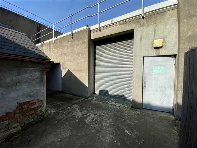 Thomas Court 26 Hanbury Lane, Dublin