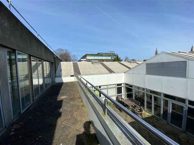 Thomas Court 26 Hanbury Lane, Dublin