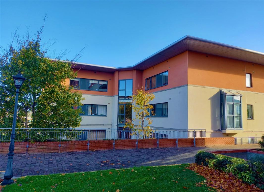 99 East Courtyard, Tullyvale, Cabinteely, Dublin 18 DNG Dun Laoghaire