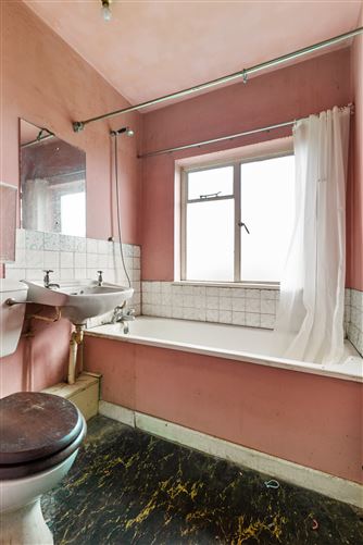 210 Barton Road East, Dundrum, Dublin 14