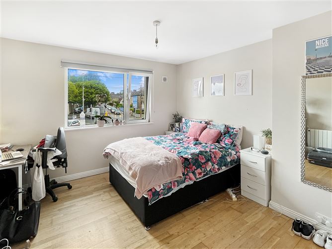 3 Whitestrand Road, Galway