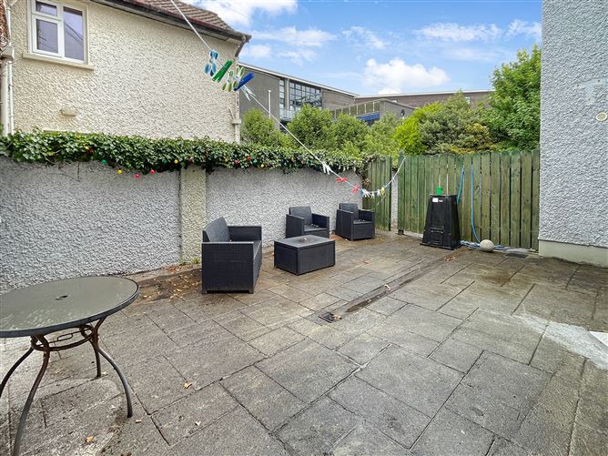 3 Whitestrand Road, Galway