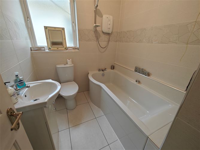 70 Oakhill, Youghal, Cork