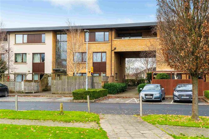 46 Castlegate Crescent, Adamstown, Co. Dublin