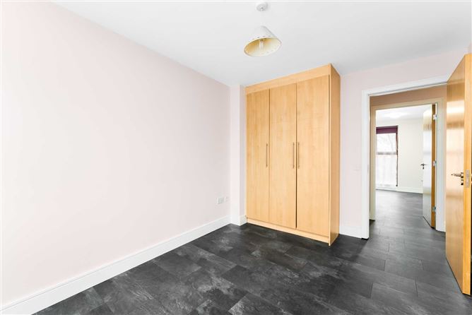46 Castlegate Crescent, Adamstown, Co. Dublin
