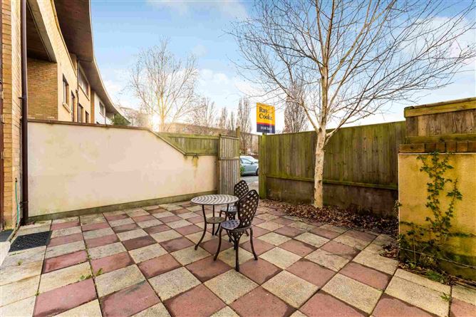 46 Castlegate Crescent, Adamstown, Co. Dublin