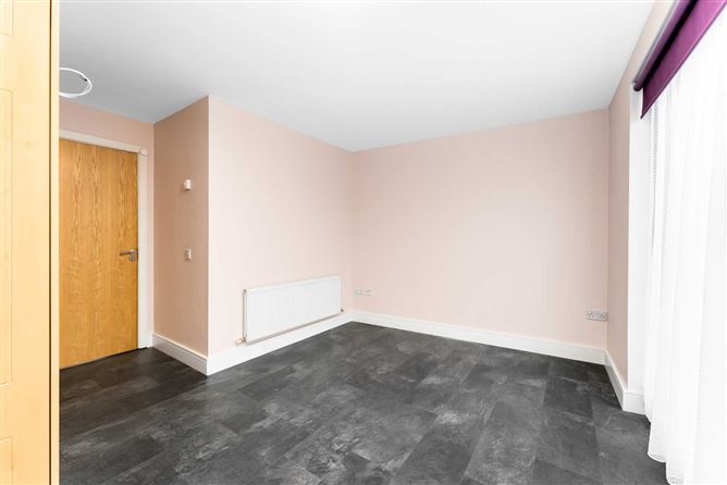 46 Castlegate Crescent, Adamstown, Co. Dublin