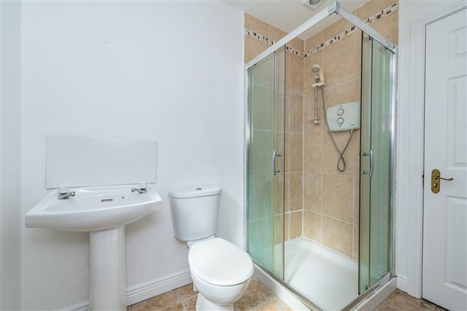 https://photos-a.propertyimages.ie/media/0/6/6/5005660/a924ddd0-cd0b-409b-b293-ac28447c7437_l.jpg