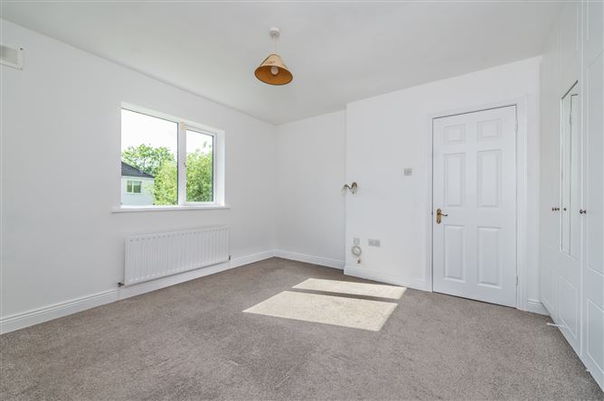 https://photos-a.propertyimages.ie/media/0/6/6/5005660/a924ddd0-cd0b-409b-b293-ac28447c7437_l.jpg