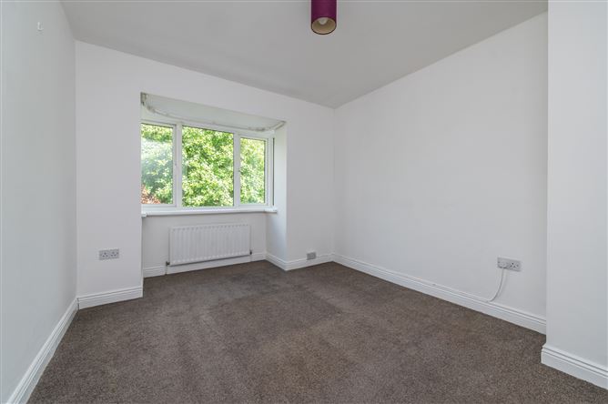 https://photos-a.propertyimages.ie/media/0/6/6/5005660/a924ddd0-cd0b-409b-b293-ac28447c7437_l.jpg