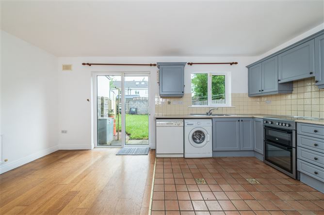 https://photos-a.propertyimages.ie/media/0/6/6/5005660/a924ddd0-cd0b-409b-b293-ac28447c7437_l.jpg