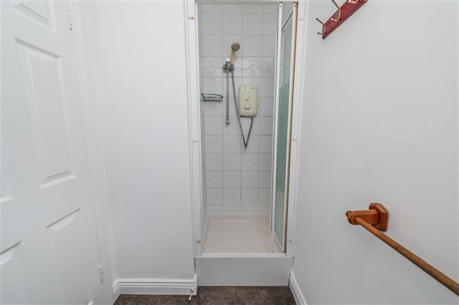 https://photos-a.propertyimages.ie/media/0/6/6/5005660/a924ddd0-cd0b-409b-b293-ac28447c7437_l.jpg