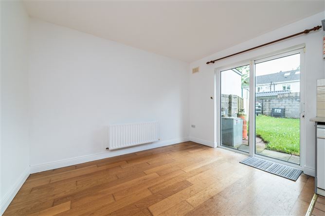 https://photos-a.propertyimages.ie/media/0/6/6/5005660/a924ddd0-cd0b-409b-b293-ac28447c7437_l.jpg