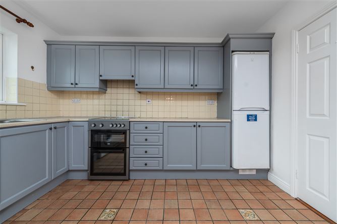 https://photos-a.propertyimages.ie/media/0/6/6/5005660/a924ddd0-cd0b-409b-b293-ac28447c7437_l.jpg